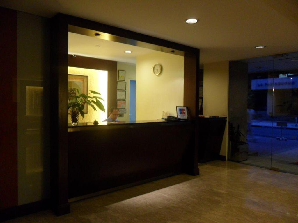 Amorsolo Mansion Hotel Manila Zewnętrze zdjęcie